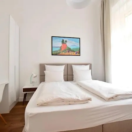 Luxury By Hi5 - Broadway Budapest